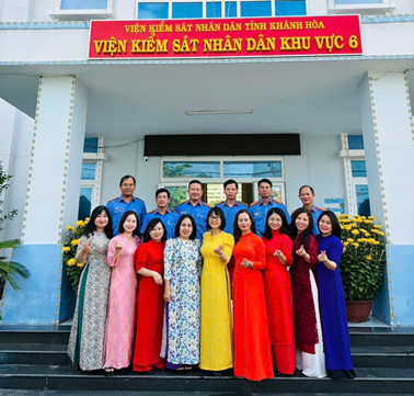 Chào cờ đầu tháng 3 kết hợp tuần lễ áo dài