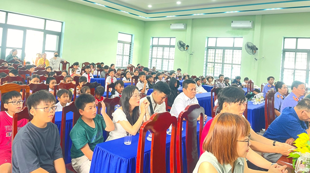 Chào mừng 66 năm Ngày truyền thống ngành Kiểm sát nhân dân: Viện kiểm sát nhân dân khu vực 7 - khánh hòa - Phối hợp tổ chức Chương trình thiện nguyện “Nuôi dưỡng nụ cười của em”