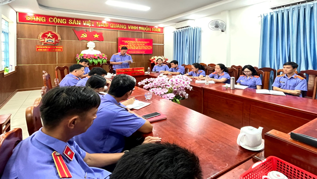NÂNG CAO ĐẠO ĐỨC CÔNG VỤ, TĂNG CƯỜNG TRÁCH NHIỆM NÊU GƯƠNG TẠI VIỆN KIỂM SÁT NHÂN DÂN KHU VỰC 7 - KHÁNH HÒA