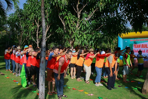 Hưởng ứng “Tuần lễ áo dài Việt Nam” kỉ niệm ngày Quốc tế Phụ nữ 8/3