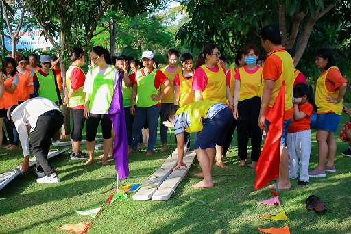 Hưởng ứng “Tuần lễ áo dài Việt Nam” kỉ niệm ngày Quốc tế Phụ nữ 8/3
