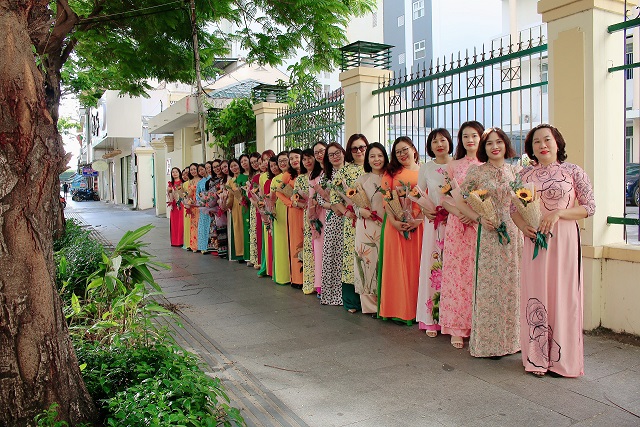 Hưởng ứng “Tuần lễ áo dài Việt Nam” kỉ niệm ngày Quốc tế Phụ nữ 8/3