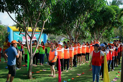 Hưởng ứng “Tuần lễ áo dài Việt Nam” kỉ niệm ngày Quốc tế Phụ nữ 8/3