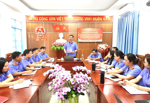 Chi bộ Viện kiểm sát nhân dân khu vực 7 – Khánh Hòa sinh hoạt chuyên đề: “Học tập và làm theo tư tưởng, đạo đức, phong cách Hồ Chí Minh