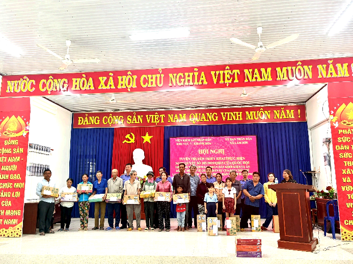 Viện kiểm sát nhân dân khu vực 7 - khánh hòa phối hợp tổ chức hội nghị tuyên truyền nghị quyết số 205/2025/qh15 tại xã lâm sơn, tỉnh khánh hòa