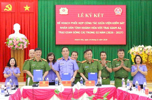 Viện kiểm sát nhân dân tỉnh Khánh Hòa ký kết Kế hoạch phối hợp công tác với Trại giam Sông Cái, Trại giam A2 (năm 2026 – 2027)