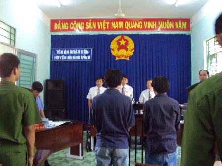 Viện KSND huyện Khánh Vĩnh phối hợp với Tòa án cùng cấp tổ chức phiên tòa hình sự rút kinh nghiệm theo tinh thần  cải cách tư pháp.