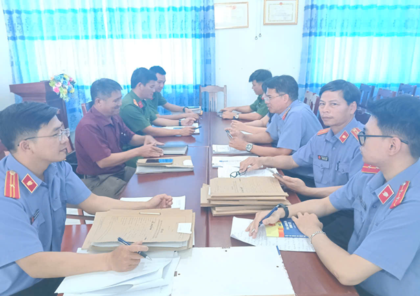 Viện kiểm sát nhân dân khu vực 6, tỉnh khánh hoà, phối hợp với cơ quan cảnh sát điều tra công an tỉnh khánh hoà kiểm sát trực tiếp việc tiếp nhận, kiểm tra, xác minh tố giác, tin báo về tội phạm tại công an xã vĩnh hải, tỉnh khánh hoà