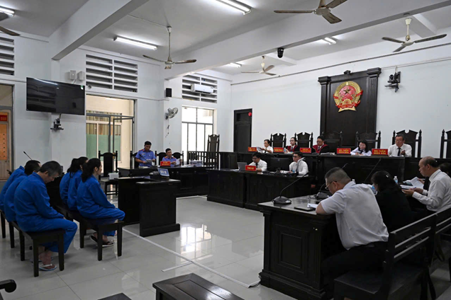 Xét xử vụ án “nhận hối lộ” và “vi phạm quy định về đấu thầu gây hậu quả nghiêm trọng” xảy ra tại ban quản lý dịch vụ công ích nha trang