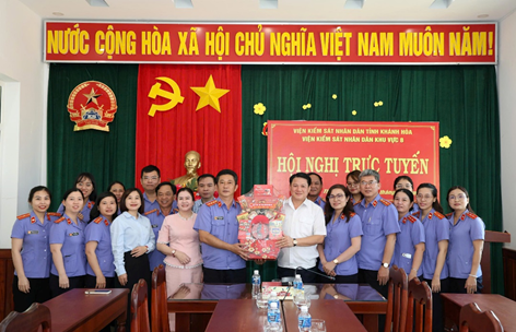Lãnh đạo xã Thuận Nam thăm, chúc tết tại Viện kiểm sát nhân dân khu vực 8 – Khánh Hòa