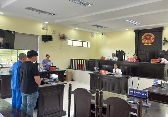 Xét xử vụ án “mua bán trái phép chất ma tuý” và “che giấu tội phạm” xảy ra trên địa bàn cam ranh