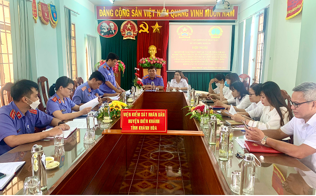 Viện kiểm sát nhân dân huyện phối hợp với Tòa án nhân dân huyện Diên Khánh tổ chức Hội nghị Sơ kết 05 năm thực hiện Quy chế phối hợp trong giải quyết và kiểm sát việc giải quyết các vụ, việc dân sự, HNGD, KDTM, lao động; các vụ án hành chính.