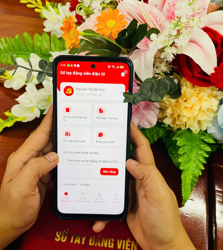 Chi bộ VKSND khu vực 5 triển khai ứng dụng “Sổ tay đảng viên điện tử ” trong sinh hoạt chi bộ