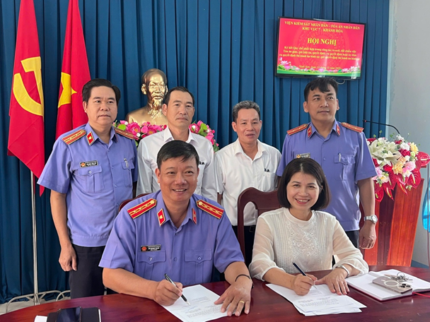 VIỆN KIỂM SÁT NHÂN DÂN KHU VỰC 7 – TÒA ÁN NHÂN DÂN KHU VỰC 7 KÝ KẾT QUY CHẾ PHỐI HỢP TRONG CÔNG TÁC GIAO, GỬI BẢN ÁN, QUYẾT ĐỊNH VÀ THI HÀNH ÁN HÌNH SỰ