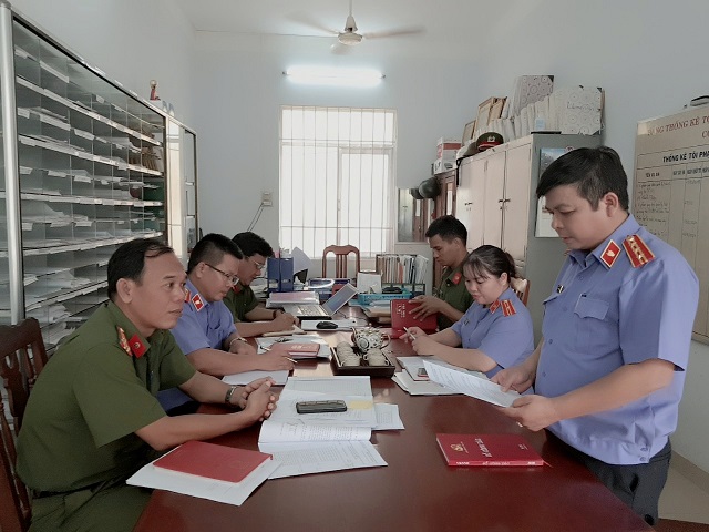 Viện KSND huyện Khánh Vĩnh trực tiếp kiểm sát việc tiếp nhận, giải quyết nguồn tin về tội phạm tại Cơ quan CSĐT Công an huyện Khánh Vĩnh