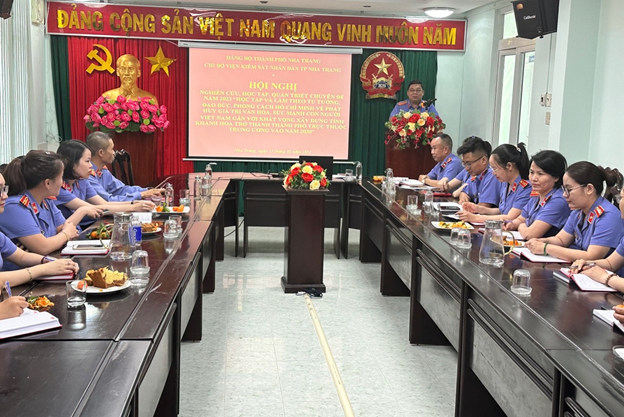 Chi bộ Viện kiểm sát nhân dân thành phố Nha Trang tổ chức học tập, tuyên truyền và triển khai thực hiện Chuyên đề năm 2023