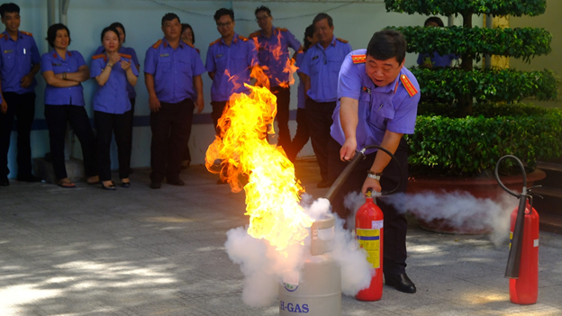 Viện kiểm sát nhân dân thành phố Nha Trang tổ chức tập huấn công tác phòng cháy chữa cháy và cứu hộ cứu nạn