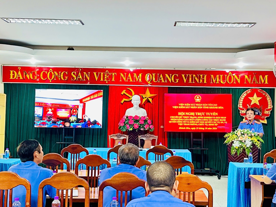 VIỆN KIỂM SÁT NHÂN DÂN TỈNH KHÁNH HÒA TỔ CHỨC HỘI NGHỊ TRỰC TUYẾN CHUYÊN ĐỀ “THỰC TRẠNG, KINH NGHIỆM VÀ GIẢI PHÁP NHẰM NÂNG CAO CHẤT LƯỢNG CÔNG TÁC THỰC HÀNH QUYỀN CÔNG TỐ VÀ KIỂM SÁT GIẢI QUYẾT CÁC VỤ ÁN, VỤ VIỆC THAM NHŨNG, CHỨC VỤ, KINH TẾ”