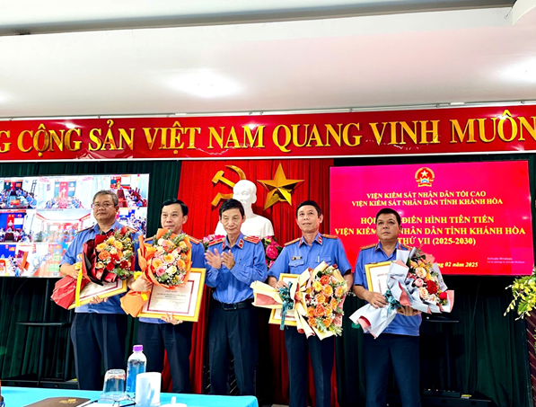 PHÒNG THỰC HÀNH QUYỀN CÔNG TỐ, KIỂM SÁT ĐIỀU TRA, KIỂM SÁT XÉT XỬ SƠ THẨM ÁN HÌNH SỰ (PHÒNG 1) VIỆN KIỂM SÁT NHÂN DÂN TỈNH KHÁNH HÒA – GƯƠNG ĐIỂN HÌNH TIÊN TIẾN  GIAI ĐOẠN 2020 - 2025