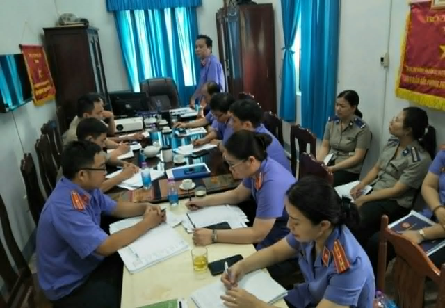 Viện kiểm sát nhân dân tỉnh Khánh Hòa tiến hành trực tiếp kiểm sát tại Chi cục Thi hành án dân sự huyện Diên Khánh