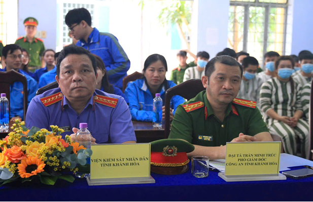 VIỆN KIỂM SÁT NHÂN DÂN TỈNH KHÁNH HÒA THAM DỰ  CHƯƠNG TRÌNH “THẮP SÁNG ƯỚC MƠ HOÀN LƯƠNG”