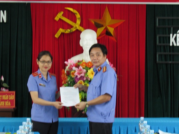 Chi bộ phòng TKTP và CNTT VKSND tỉnh Khánh Hòa tổ chức kết nạp Đảng cho quần chúng ưu tú