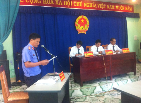 Viện kiểm sát nhân dân huyện Khánh Sơn phối hợp với tòa án cùng cấp xét xử vụ án hình sự theo tinh thần cải cách tư pháp