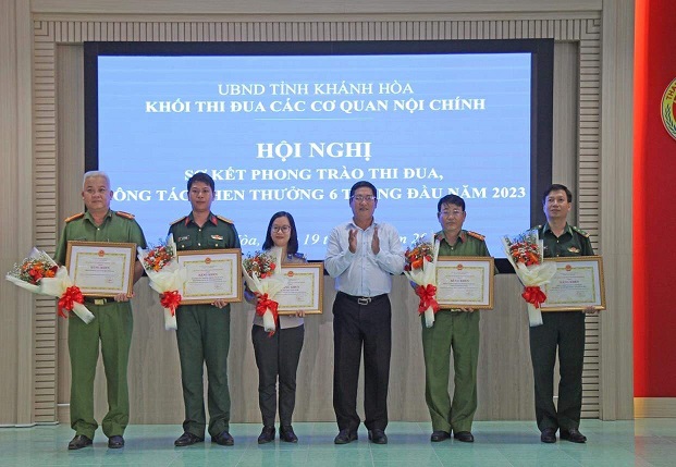 KHỐI THI ĐUA CÁC CƠ QUAN NỘI CHÍNH TỈNH KHÁNH HÒA TỔ CHỨC HỘI NGHỊ SƠ KẾT CÔNG TÁC PHONG TRÀO THI ĐUA 6 THÁNG ĐẦU NĂM 2023