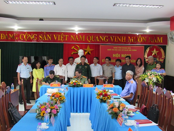 Khối thi đua các cơ quan nội chính tỉnh Khánh Hòa ký kết giao ước thi đua năm 2023