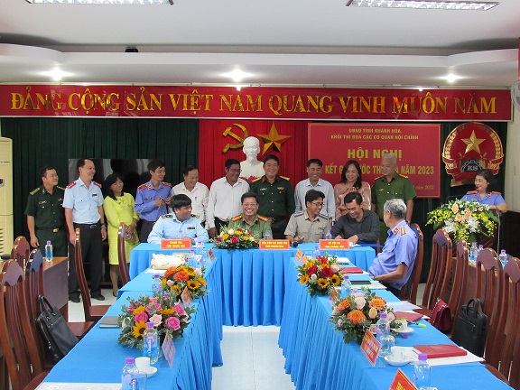 Khối thi đua các cơ quan nội chính tỉnh Khánh Hòa ký kết giao ước thi đua năm 2023