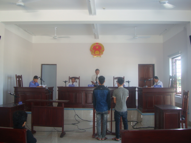 VKSND huyện Cam Lâm, tòa án nhân dân huyện Cam Lâm phối hợp tổ chức xét xử rút kinh nghiệm vụ án hình sự.