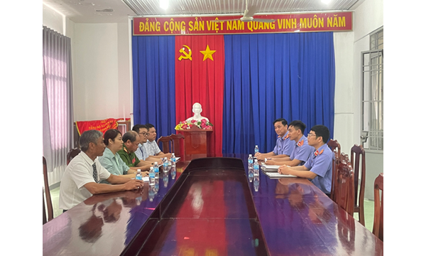 Viện kiểm sát nhân dân huyện Cam Lâm trực tiếp xác...