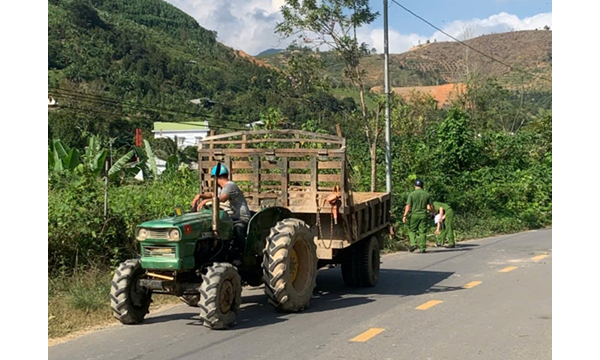 Kiểm sát viên Viện kiểm sát nhân dân huyện Khánh...