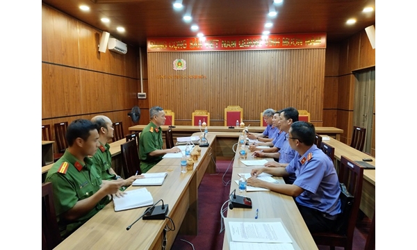 VIỆN KIỂM SÁT NHÂN DÂN TỈNH TRỰC TIẾP KIỂM SÁT CÔNG TÁC GIẢI QUYẾT KHIẾU NẠI, TỐ CÁO TRONG HOẠT ĐỘNG TƯ PHÁP TẠI CƠ QUAN CẢNH SÁT ĐỀU TRA CÔNG AN THỊ XÃ NINH HÒA